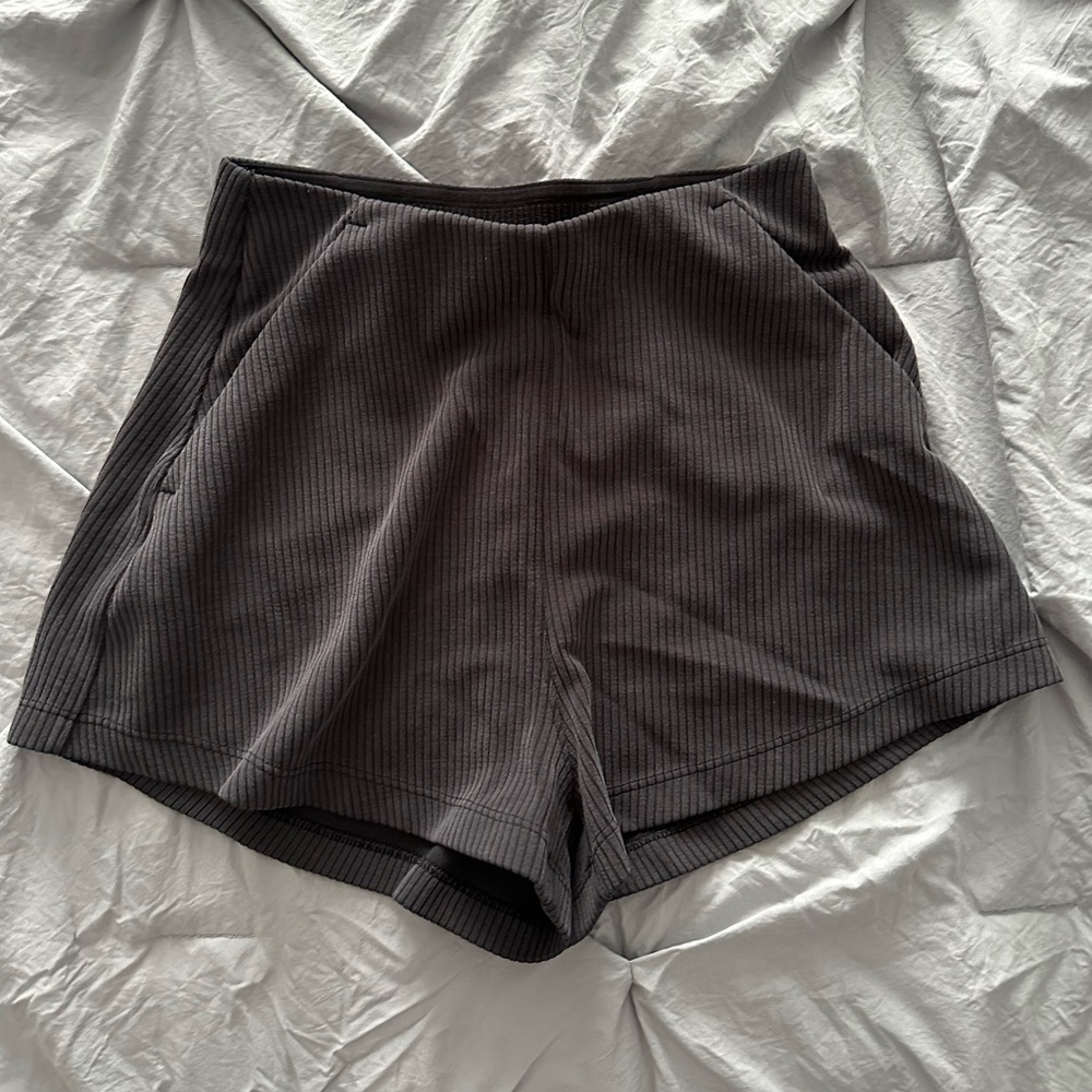 Lululemon softstream shorts in black